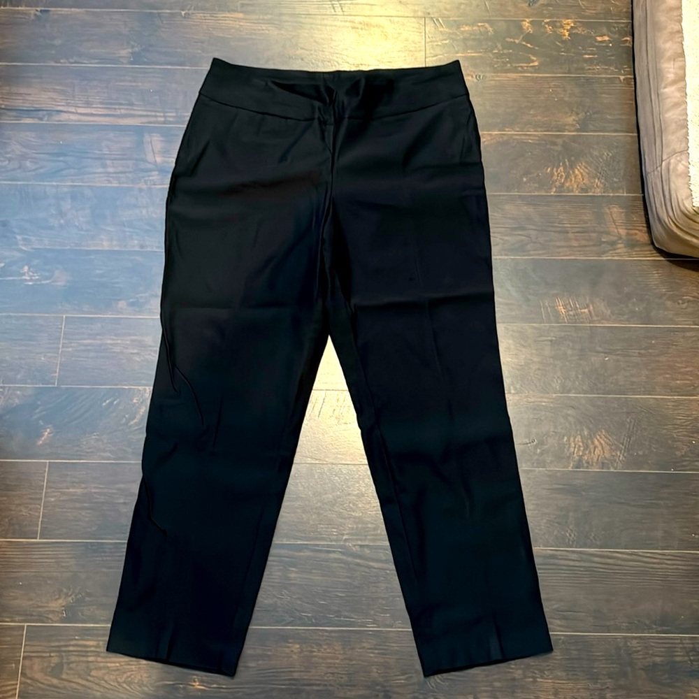 New Directions Curvy - New Without Tags - Size 18W - Black